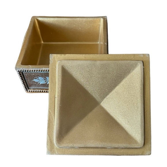 TWO'S COMPANY Handmade Ornate Beveled Mirrored Trinket Box 4.5”x 4.5” Gold Tone - Picture 6 of 9